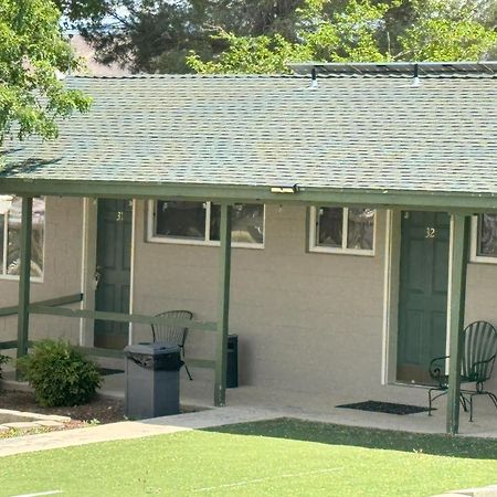 Lakeshore Lodge Wofford Heights Экстерьер фото