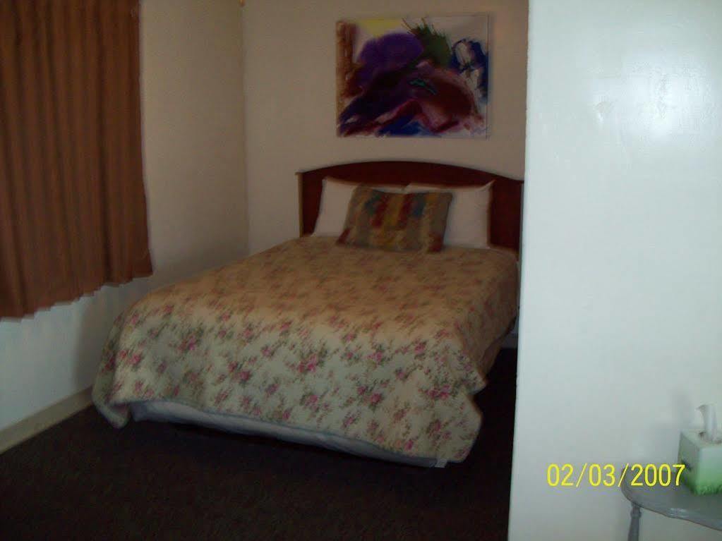 Lakeshore Lodge Wofford Heights Экстерьер фото
